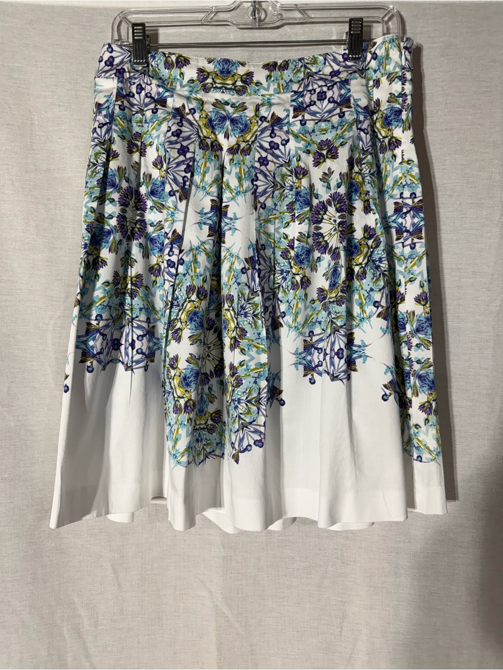 Talbots White Pleated Skirt with Blue & Green Floral Print Size 10P